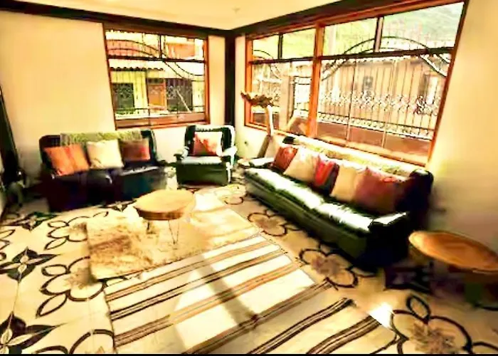 Brand New 5br Mountain Sanctuary In Heart Of Casa de férias